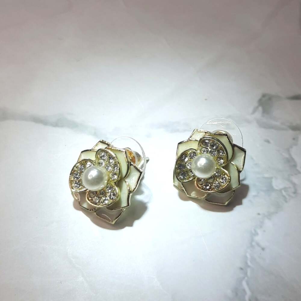 Cream Enamel & Faux Pearl Floral Button Earrings